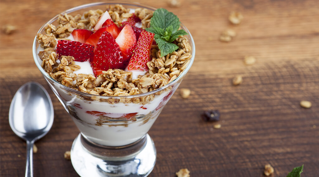 Granola y yogurt